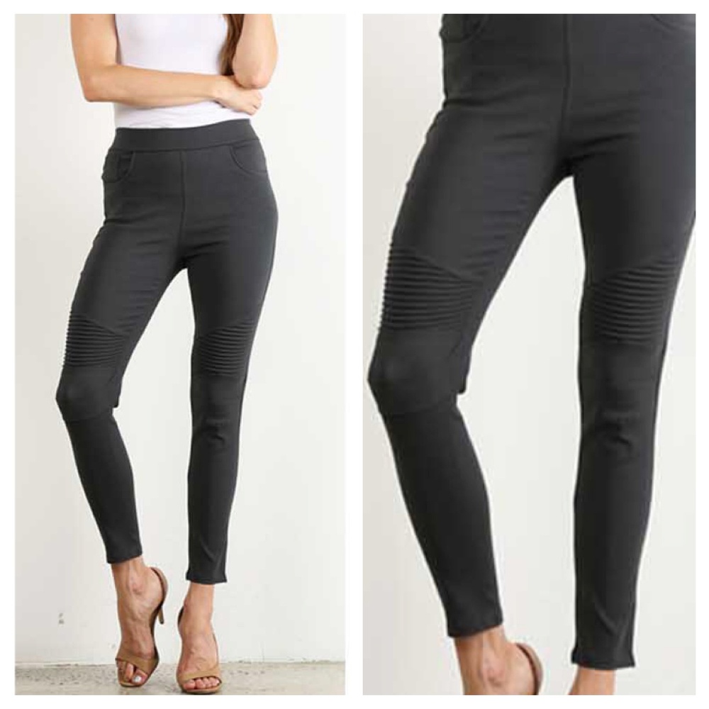 🦋MAKE AN OFFER!🦋 Gray Stretch Moto Jeggings